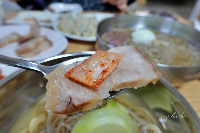 韓國【首爾】祭基洞站｜京東市場平壤冷麵，清爽冷麵，大顆飽滿夠味餃子