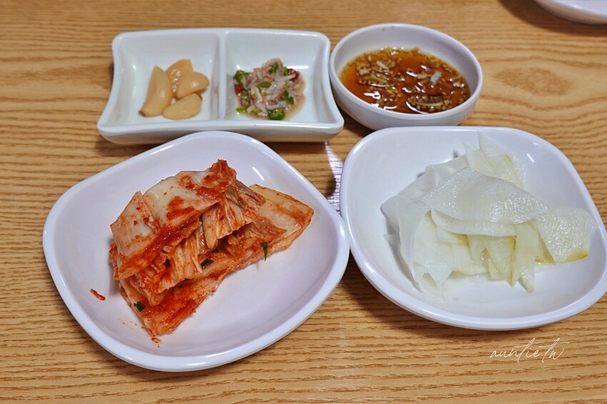 韓國【首爾】祭基洞站｜京東市場平壤冷麵，清爽冷麵，大顆飽滿夠味餃子