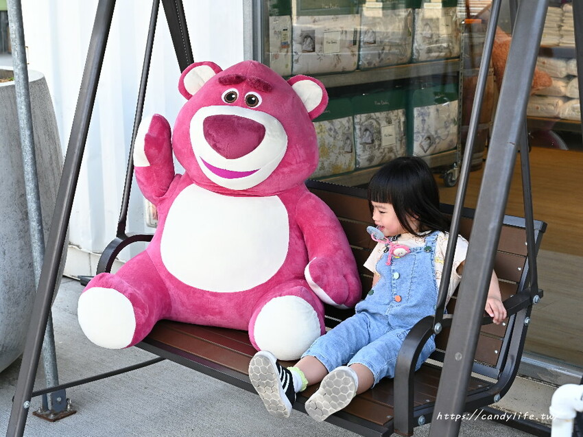 嘉義市東區皮爾卡登寢具文創園區｜嘉義免費景點推薦！千坪倉庫，在地經營國際品牌，高CP值寢具通通有，停車超方便