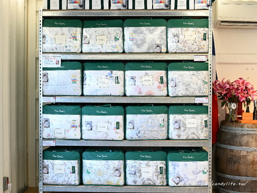 嘉義市東區皮爾卡登寢具文創園區｜嘉義免費景點推薦！千坪倉庫，在地經營國際品牌，高CP值寢具通通有，停車超方便