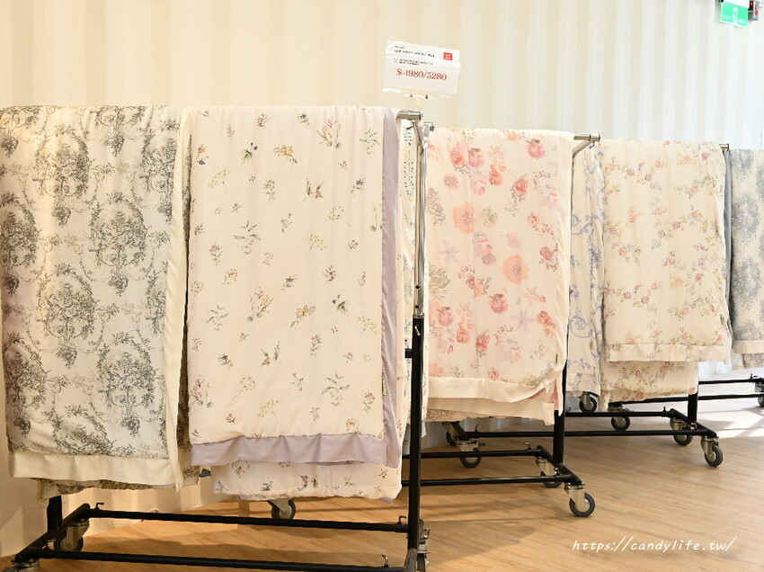 嘉義市東區皮爾卡登寢具文創園區｜嘉義免費景點推薦！千坪倉庫，在地經營國際品牌，高CP值寢具通通有，停車超方便