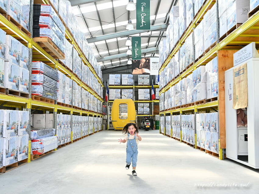 嘉義市東區皮爾卡登寢具文創園區｜嘉義免費景點推薦！千坪倉庫，在地經營國際品牌，高CP值寢具通通有，停車超方便