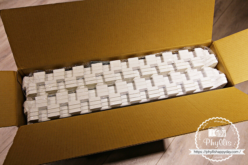 『Playzu 歐美設計無毒巧拼地墊』育兒好物嚴選｜簡約美學與安全性的完美結合｜幫小寶貝打造時尚與安全的空間｜兒童巧拼地墊｜寶寶爬行墊｜遊戲地墊 - 相片中的菲莉絲