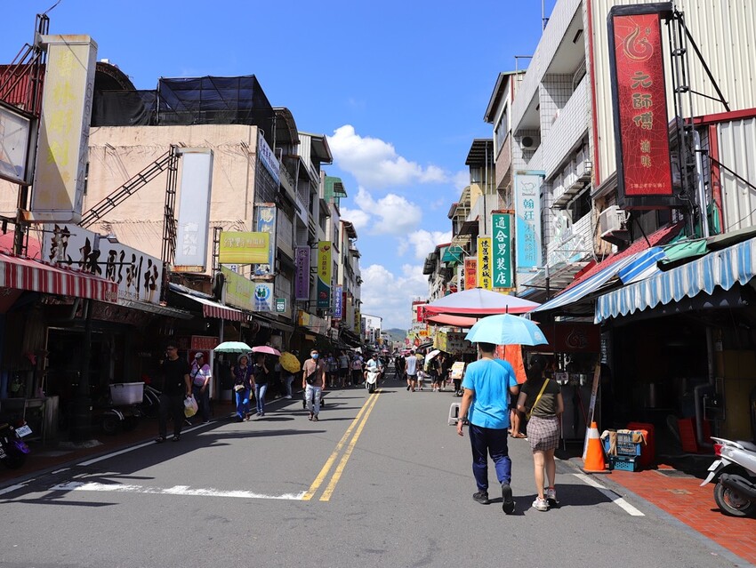高雄市旗山區高雄景點美食分享|旗山美濃半日遊|旗山老街超好逛.動輒50年旗山美食小吃老店.旗山香蕉伴手禮必買！