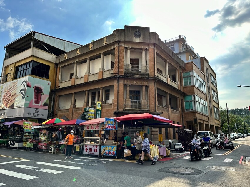 高雄市旗山區高雄景點美食分享|旗山美濃半日遊|旗山老街超好逛.動輒50年旗山美食小吃老店.旗山香蕉伴手禮必買！