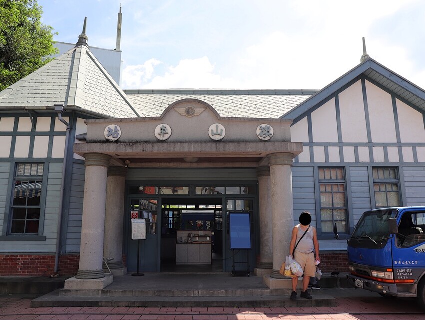 高雄市旗山區高雄景點美食分享|旗山美濃半日遊|旗山老街超好逛.動輒50年旗山美食小吃老店.旗山香蕉伴手禮必買！