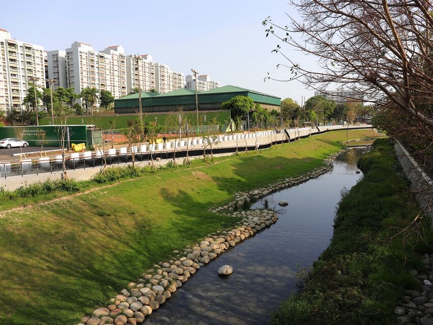 台南市中西區紅球臺南RedBall Tainan-跟著紅球一起旅遊台南/文內每日展出地點時間