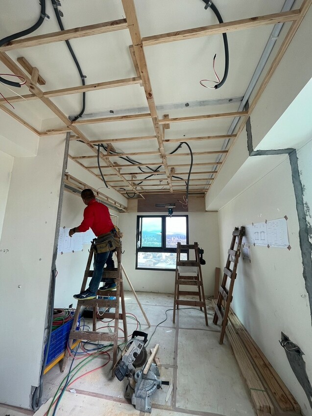 台中室內設計推薦:綻緣空間設計,現代透亮新家,臥室打通大2房