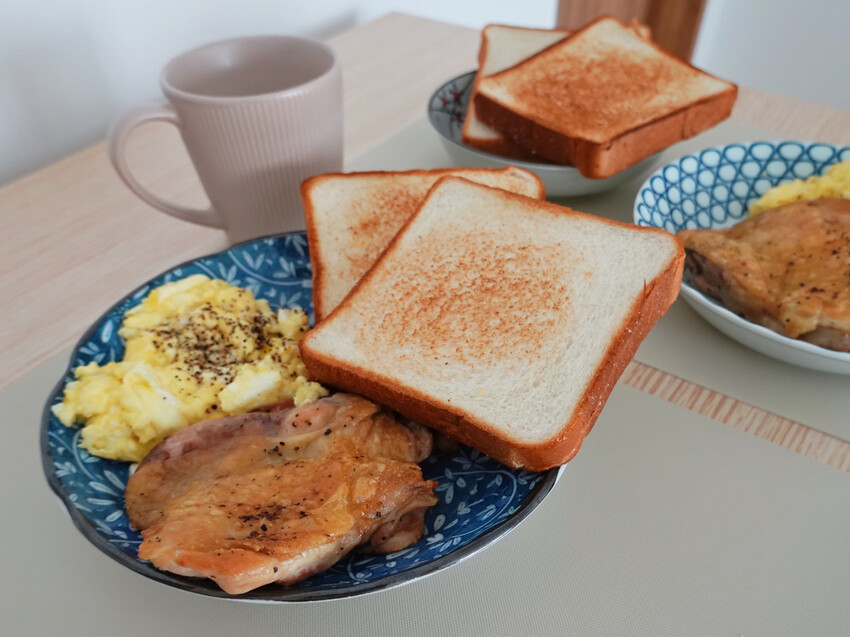 食譜｜嫩煎雞腿排早餐盤Chicken Thigh Steak Breakfast Plate