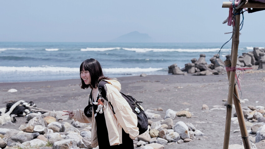 宜蘭縣頭城鎮403地震後的龜山島龜首沒斷，原來只是微整形，微浪漫的竹安海堤