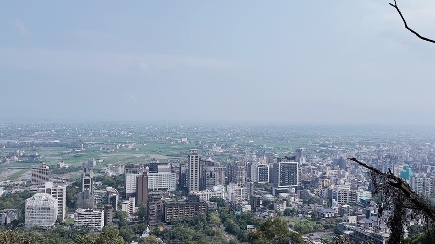 宜蘭縣頭城鎮403地震後的龜山島龜首沒斷，原來只是微整形，微浪漫的竹安海堤