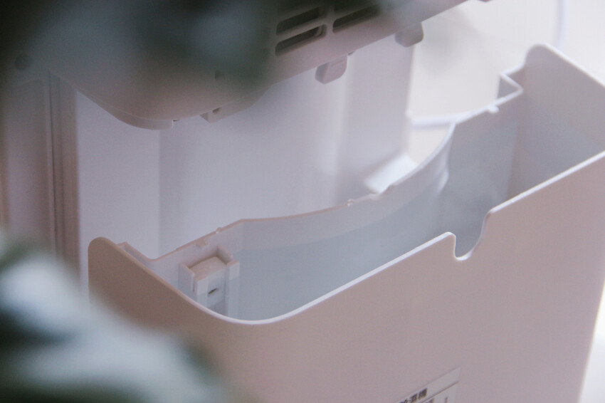 AISTAR一級省電6L除濕機:小坪數專用,除濕、清淨、乾衣有滾輪好移動!