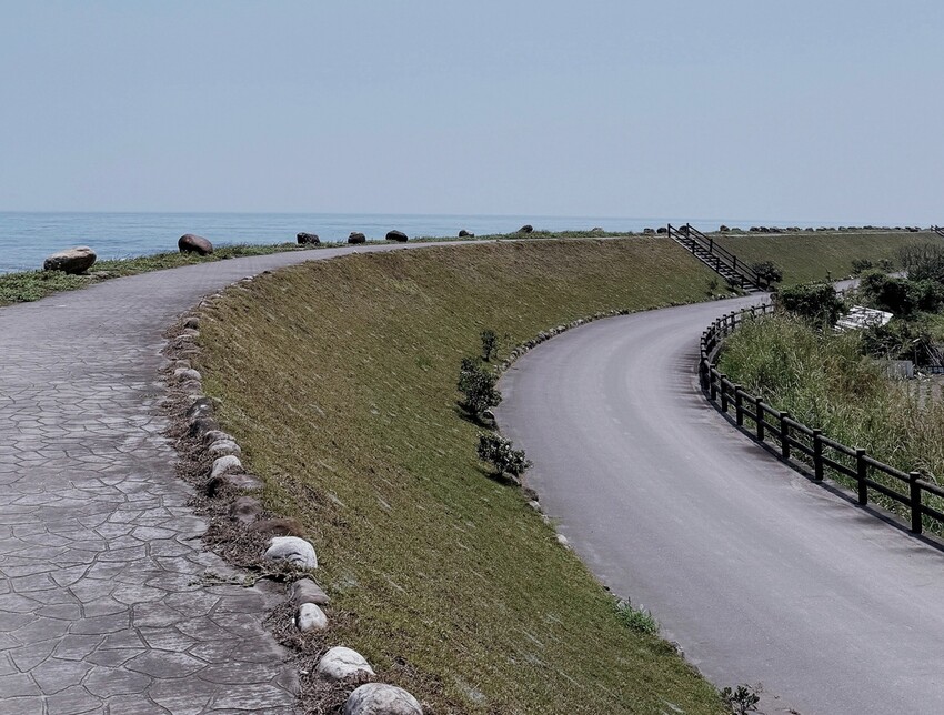 宜蘭縣頭城鎮403地震後的龜山島龜首沒斷，原來只是微整形，微浪漫的竹安海堤