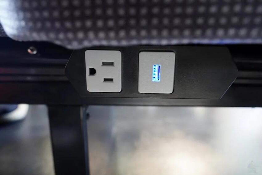 台北市中正區台鐵EMU3000｜黑白列車，新自強騰雲座艙初體驗，訂票懶人包