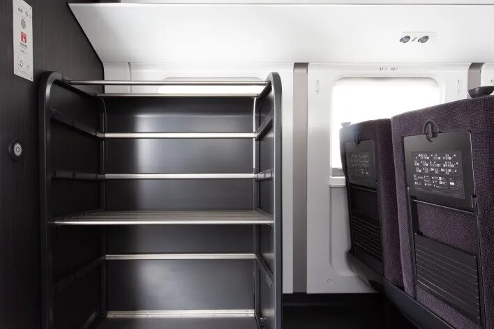 台北市中正區台鐵EMU3000｜黑白列車，新自強騰雲座艙初體驗，訂票懶人包