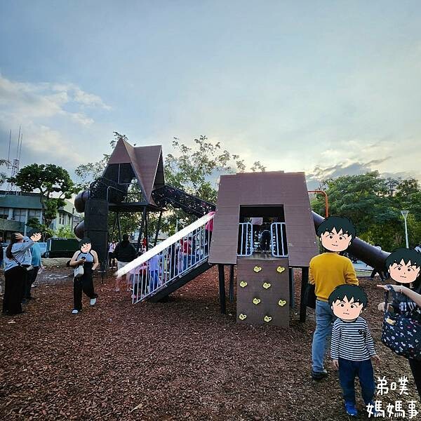 高雄市旗山區【高雄‧旗山】旗山特色遊戲場│山丘意象、香蕉也來了!滑步車步道、沙池、彈簧床，來旗山必玩!