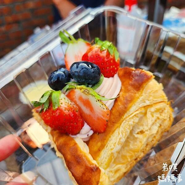 高雄市旗山區【高雄‧旗山】2024年旗山老街走春紀錄:莊酥酥咖哩酥餃、梨大蛋中蛋、旗山天后宮、