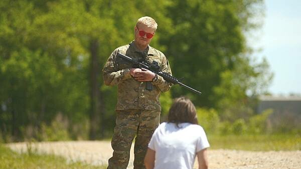 9-帝國浩劫：美國內戰_劇照08_傑西普萊蒙