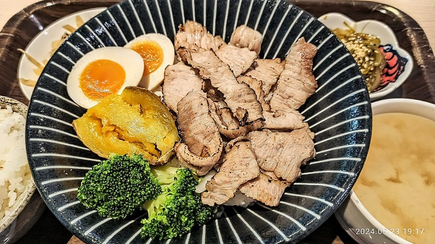 食記 - 高雄 鳳山區 灶福丼丼
