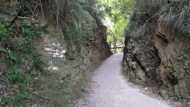 中橫公路 - 砂卡礑步道 中橫公路 - 砂卡礑步道