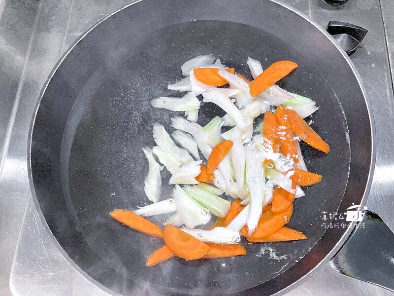 烹飪筆記│涼拌豬肝，正確洗豬肝才有粉嫩的口感