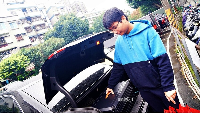 旅遊必備行李箱：Acer全新墨爾本PLUS拉鍊行李箱，時尚奶油白和神秘質感黑，讓你出行更時尚舒適