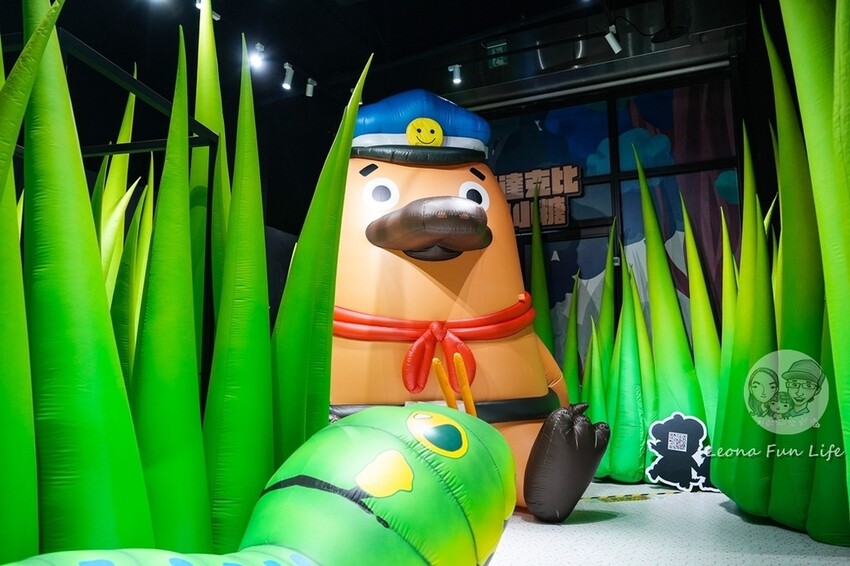 台中市大里區達克比來台中囉!!體驗達克比辦案巨型草叢大冒險,還有故事分享會可以同樂喔!台中活動|大里藝術廣場 Dali Ar