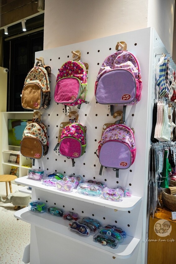 台中市大里區達克比來台中囉!!體驗達克比辦案巨型草叢大冒險,還有故事分享會可以同樂喔!台中活動|大里藝術廣場 Dali Ar