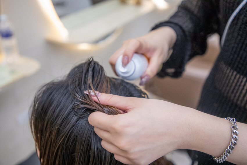 台北平價染髮推薦｜網美必染顯白韓流色系｜大安區職人髮型設計尤拿Una