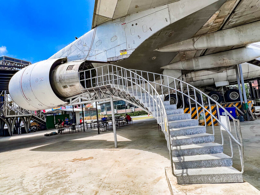 泰國747 CAFE BANGKOK｜有錢就是任性！直接拉一台747飛機來開咖啡廳