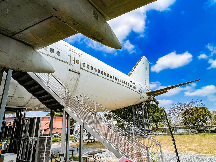 泰國747 CAFE BANGKOK｜有錢就是任性！直接拉一台747飛機來開咖啡廳