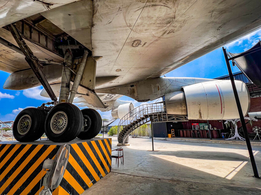 泰國747 CAFE BANGKOK｜有錢就是任性！直接拉一台747飛機來開咖啡廳