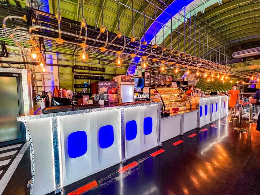 泰國747 CAFE BANGKOK｜有錢就是任性！直接拉一台747飛機來開咖啡廳