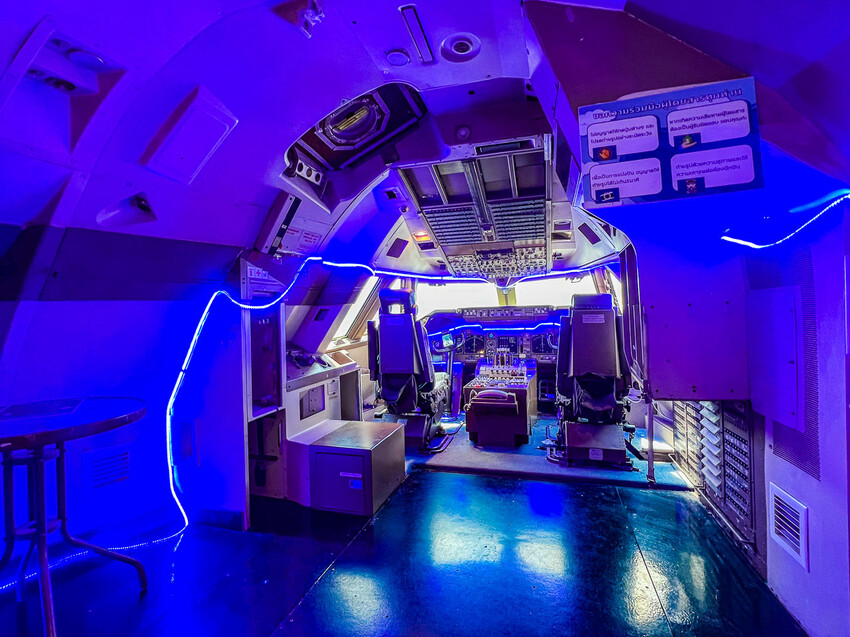 泰國747 CAFE BANGKOK｜有錢就是任性！直接拉一台747飛機來開咖啡廳