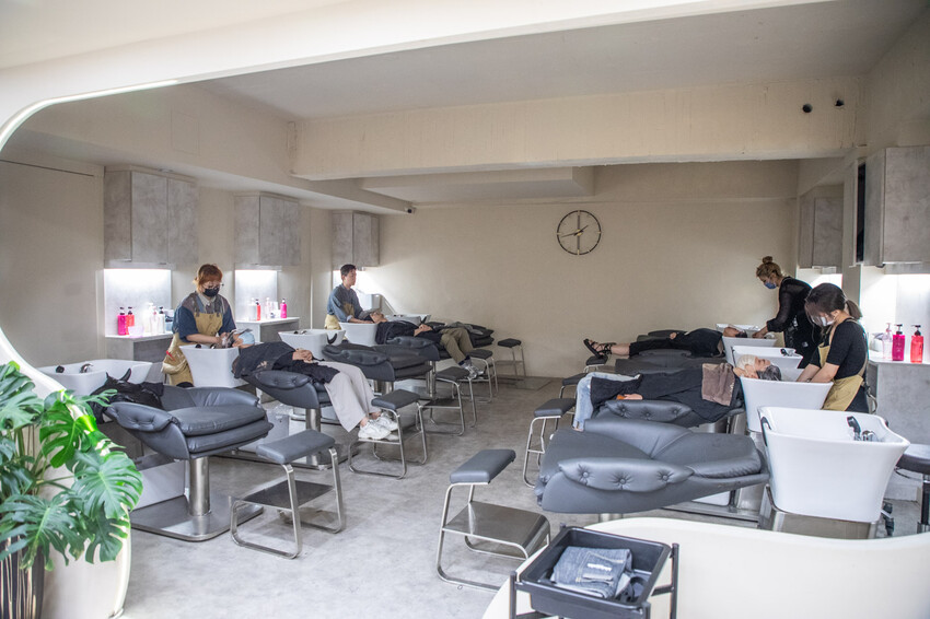 台北平價染髮推薦｜網美必染顯白韓流色系｜大安區職人髮型設計尤拿Una