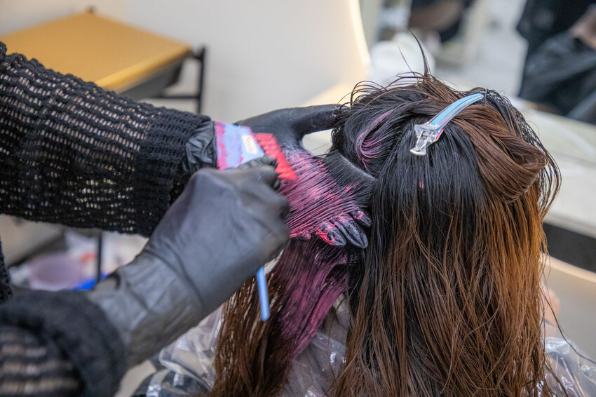 台北平價染髮推薦｜網美必染顯白韓流色系｜大安區職人髮型設計尤拿Una