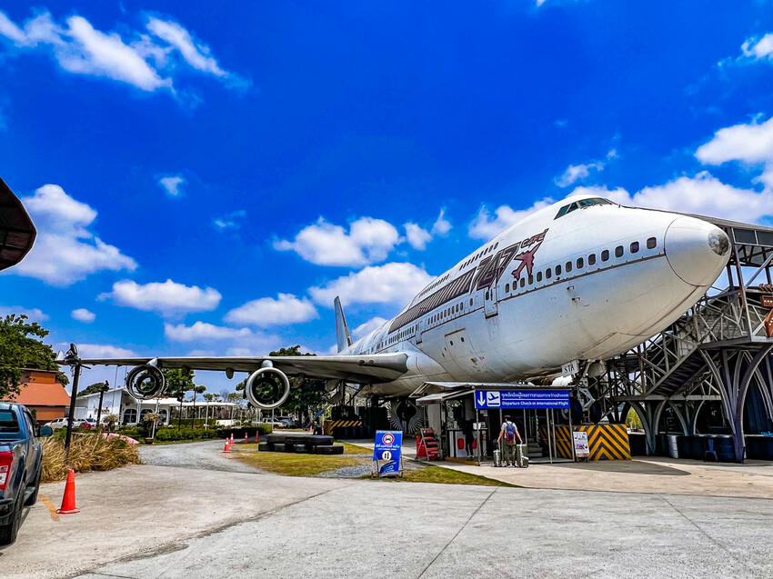 泰國747 CAFE BANGKOK｜有錢就是任性！直接拉一台747飛機來開咖啡廳