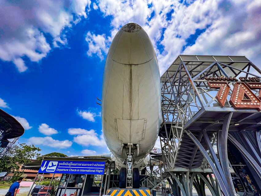 泰國747 CAFE BANGKOK｜有錢就是任性！直接拉一台747飛機來開咖啡廳