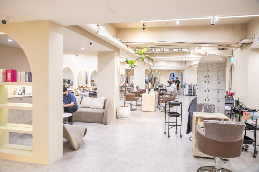 台北平價染髮推薦｜網美必染顯白韓流色系｜大安區職人髮型設計尤拿Una