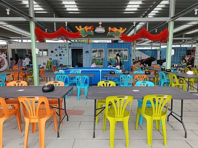 宜蘭縣礁溪鄉柯爺爺農場 | 宜蘭親子景點．近距離接觸小動物．免費變裝打卡趣．寵物友善園區