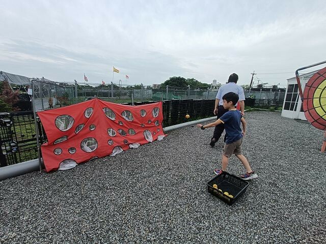 宜蘭縣礁溪鄉柯爺爺農場 | 宜蘭親子景點．近距離接觸小動物．免費變裝打卡趣．寵物友善園區