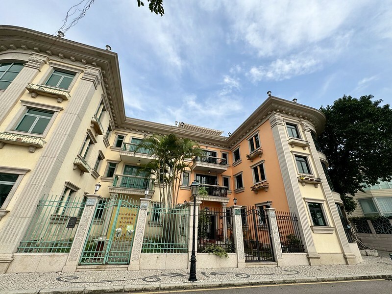 澳門澳門旅遊｜路環散策，遠離喧囂繁華，走入回憶，意外發現熟悉的影視角落。（安德魯蛋撻路環本店、路環聖方濟