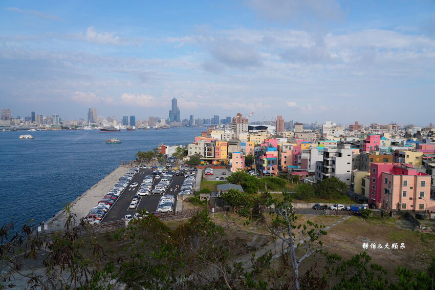 高雄燈塔 ❙ 純白燈塔賞落日、看夜景，越夜越美麗高雄港灣景色