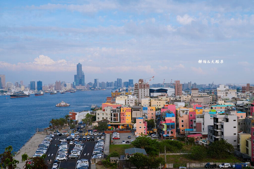 高雄燈塔 ❙ 純白燈塔賞落日、看夜景，越夜越美麗高雄港灣景色