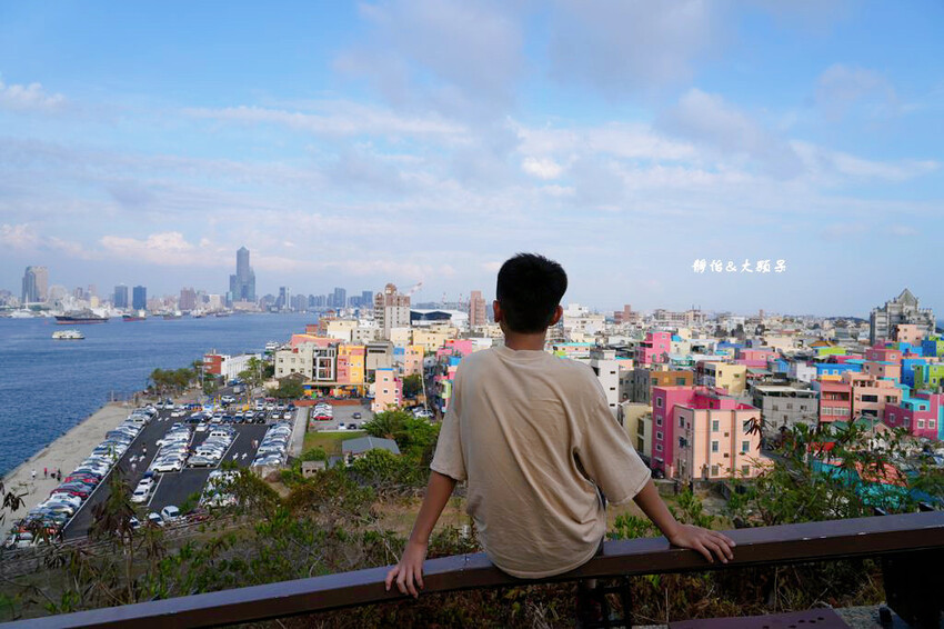 高雄燈塔 ❙ 純白燈塔賞落日、看夜景，越夜越美麗高雄港灣景色