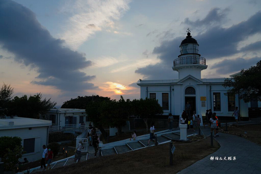 高雄燈塔 ❙ 純白燈塔賞落日、看夜景，越夜越美麗高雄港灣景色