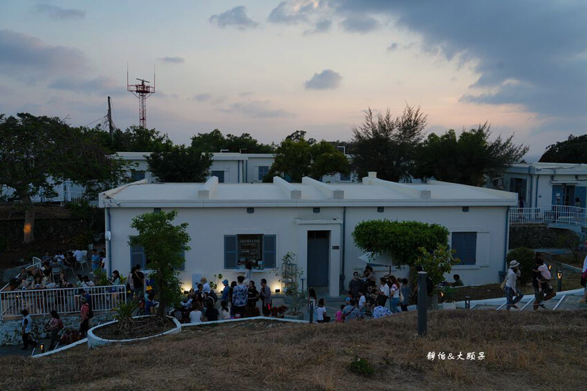 高雄燈塔 ❙ 純白燈塔賞落日、看夜景，越夜越美麗高雄港灣景色