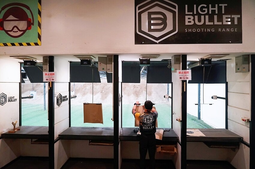 泰國芭達雅必玩景點 | Light Bullet Shooting Range 亞洲超大型真槍實彈射擊場地，安全又刺激絕對不能錯過的體驗！！