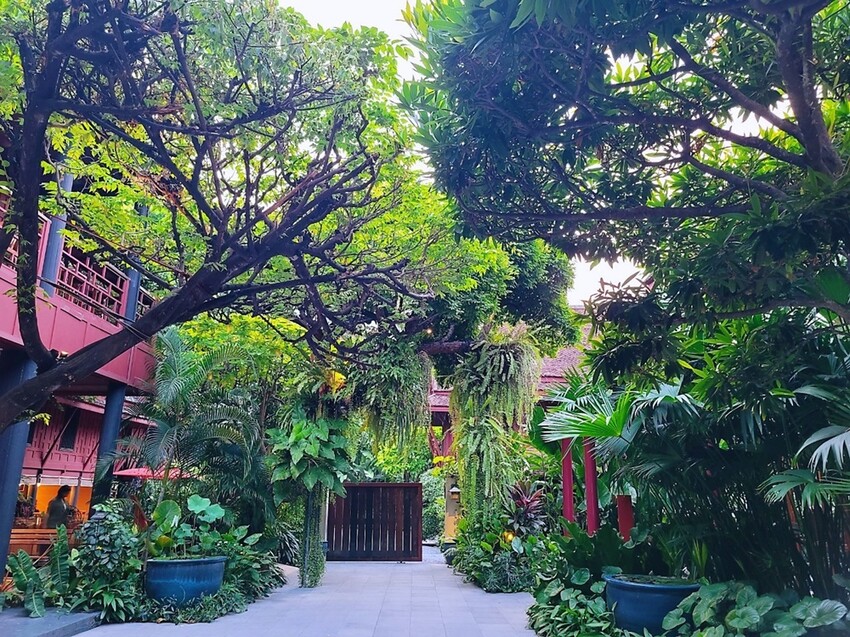 泰絲之王故居‵金湯普森博物館′|泰國曼谷必訪景點美食,沈浸在傳統泰式建築中,品嚐道地泰式料理及夢幻調酒真是泰幸福!