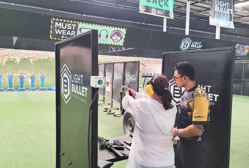 泰國芭達雅必玩景點 | Light Bullet Shooting Range 亞洲超大型真槍實彈射擊場地，安全又刺激絕對不能錯過的體驗！！